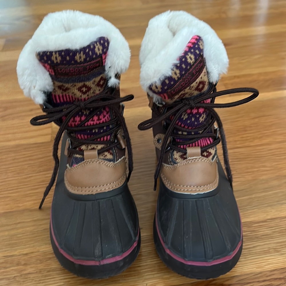 LONDON FOG Girls Tottenham Cold Weather Warm Lined Snow Boot
